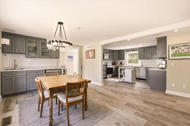 23 Clubhouse Dr, Bourne, MA 02559