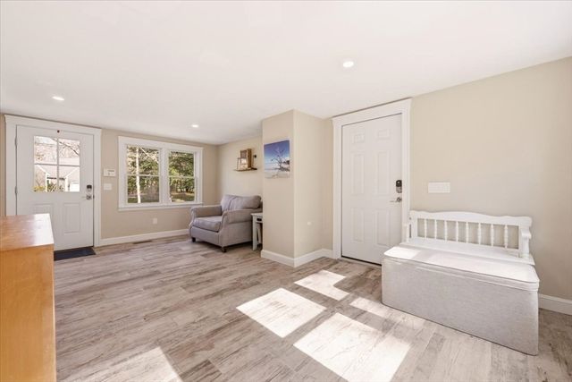 23 Clubhouse Dr, Bourne, MA 02559