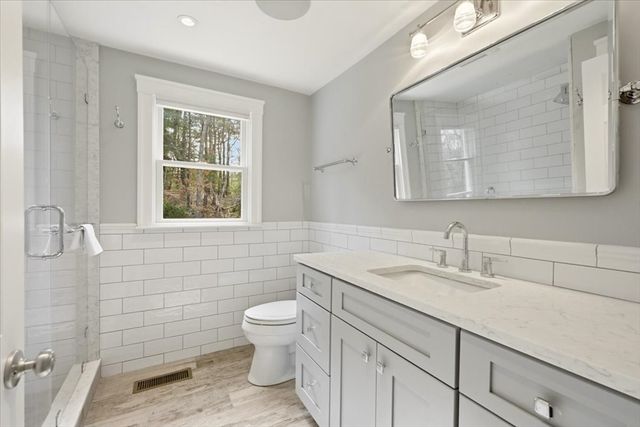 23 Clubhouse Dr, Bourne, MA 02559