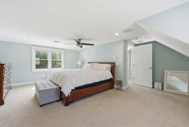 23 Clubhouse Dr, Bourne, MA 02559