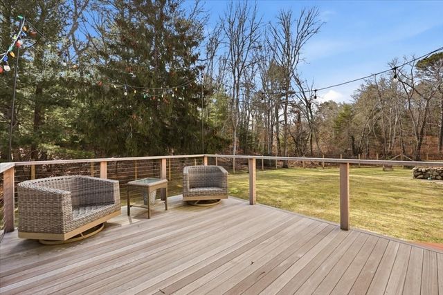 23 Clubhouse Dr, Bourne, MA 02559