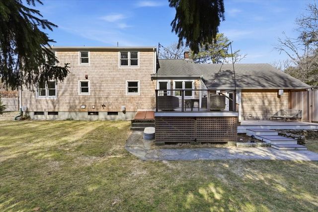 23 Clubhouse Dr, Bourne, MA 02559