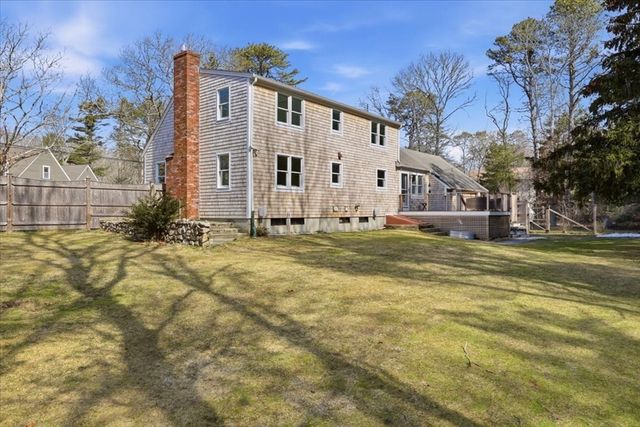 23 Clubhouse Dr, Bourne, MA 02559
