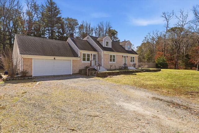 23 Clubhouse Dr, Bourne, MA 02559