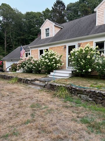 23 Clubhouse Dr, Bourne, MA 02559