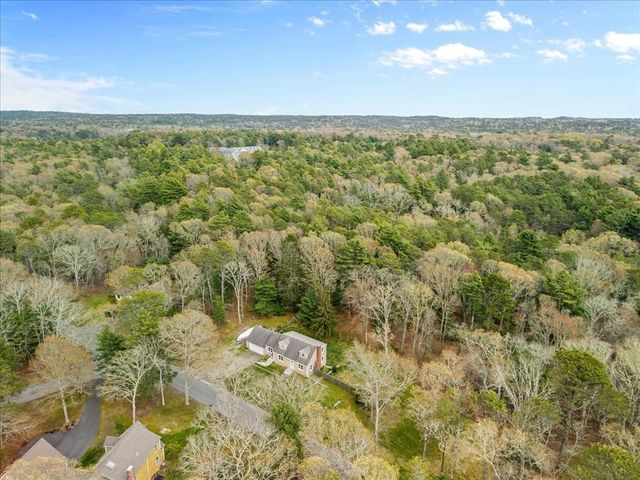 23 Clubhouse Dr, Bourne, MA 02559