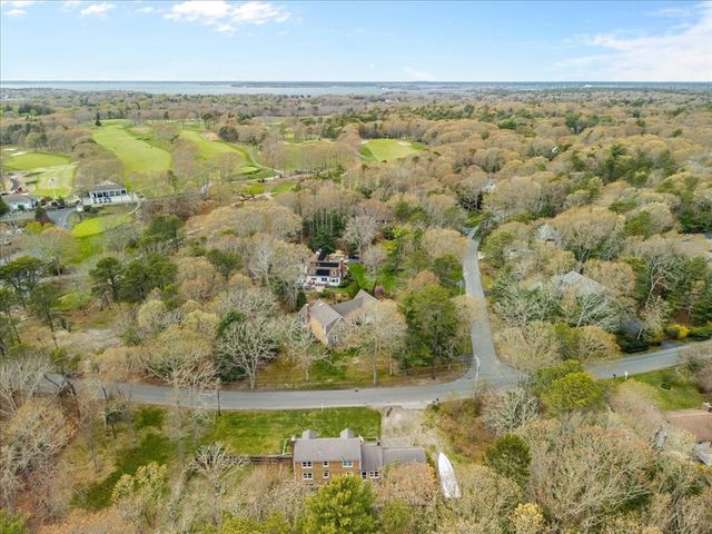 23 Clubhouse Dr, Bourne, MA 02559