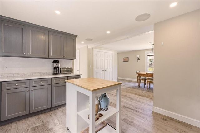 23 Clubhouse Dr, Bourne, MA 02559