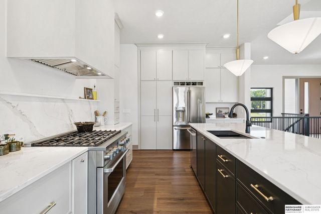 5518 S 200th Avenue, Omaha, NE 68135