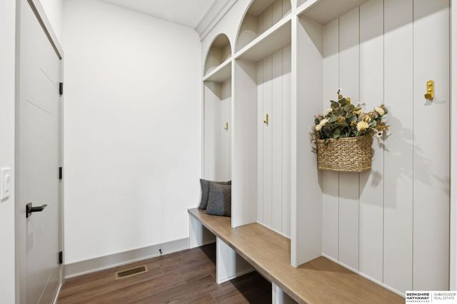 5518 S 200th Avenue, Omaha, NE 68135