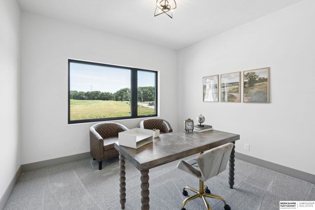 5518 S 200th Avenue, Omaha, NE 68135