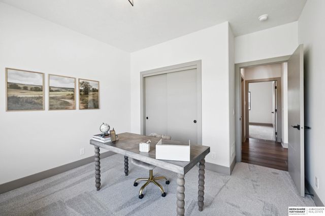 5518 S 200th Avenue, Omaha, NE 68135