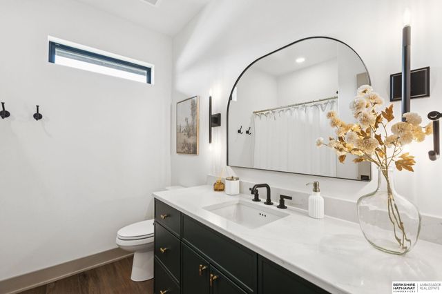 5518 S 200th Avenue, Omaha, NE 68135