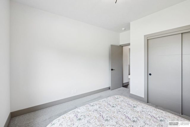 5518 S 200th Avenue, Omaha, NE 68135