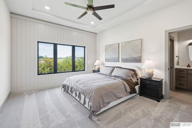 5518 S 200th Avenue, Omaha, NE 68135