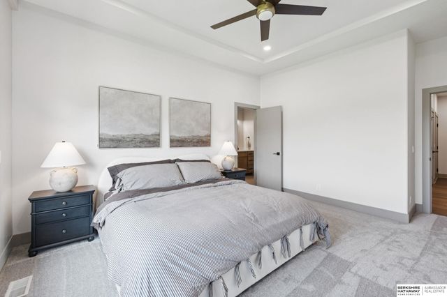 5518 S 200th Avenue, Omaha, NE 68135