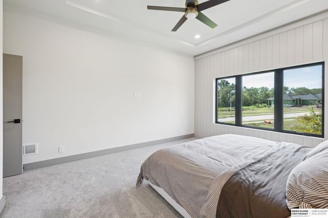 5518 S 200th Avenue, Omaha, NE 68135