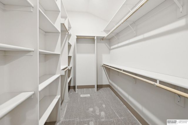 5518 S 200th Avenue, Omaha, NE 68135