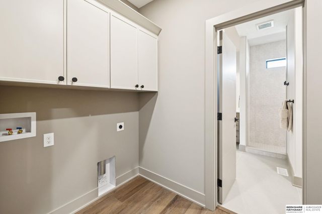 5518 S 200th Avenue, Omaha, NE 68135