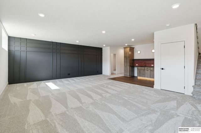 5518 S 200th Avenue, Omaha, NE 68135