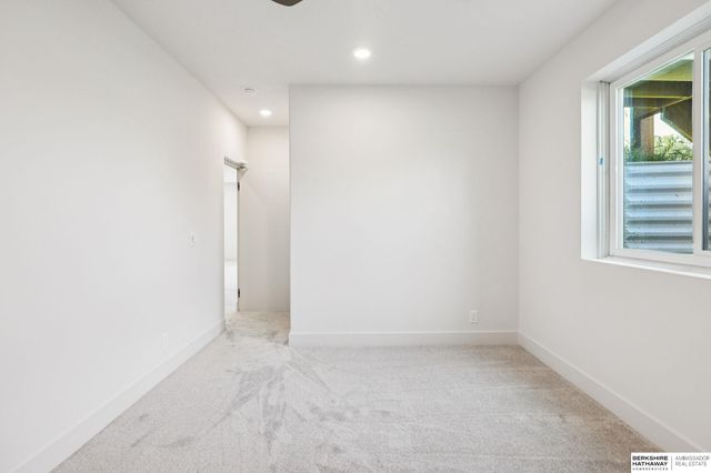 5518 S 200th Avenue, Omaha, NE 68135