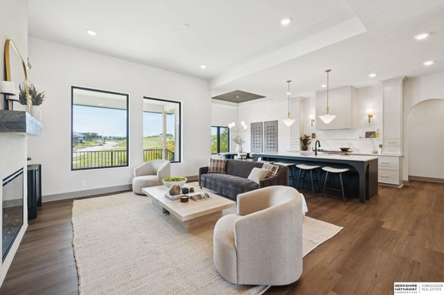 5518 S 200th Avenue, Omaha, NE 68135