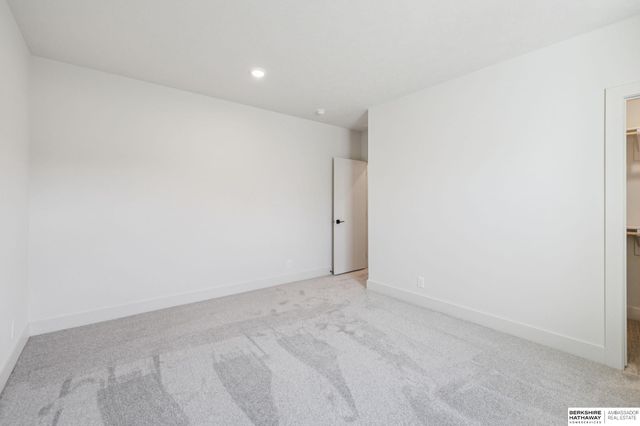 5518 S 200th Avenue, Omaha, NE 68135