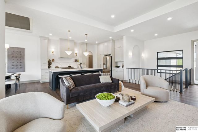 5518 S 200th Avenue, Omaha, NE 68135