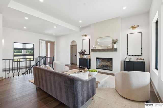 5518 S 200th Avenue, Omaha, NE 68135