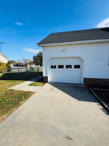 212 Melonie Drive, Elizabeth City, NC 27909