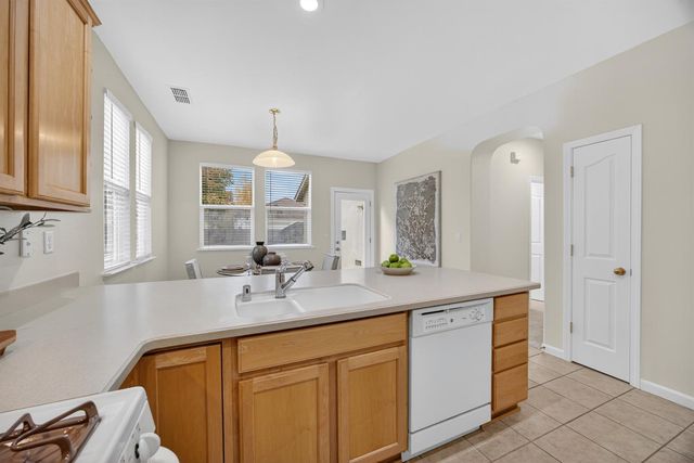 2278 Bay Horse Ln, Sacramento, CA 95835