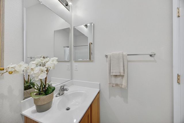 2278 Bay Horse Ln, Sacramento, CA 95835