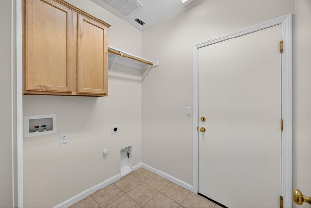 2278 Bay Horse Ln, Sacramento, CA 95835