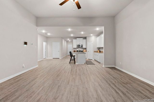 6814 Shiraz Way, Converse, TX 78109