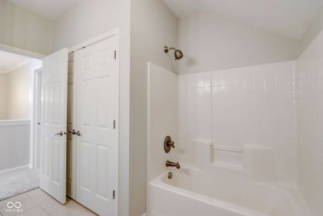 1242 Pawtucket Drive, Westfield, IN 46074