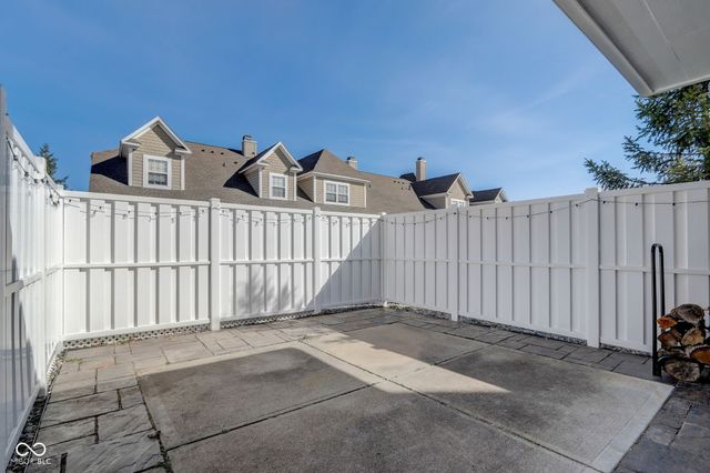 1242 Pawtucket Drive, Westfield, IN 46074
