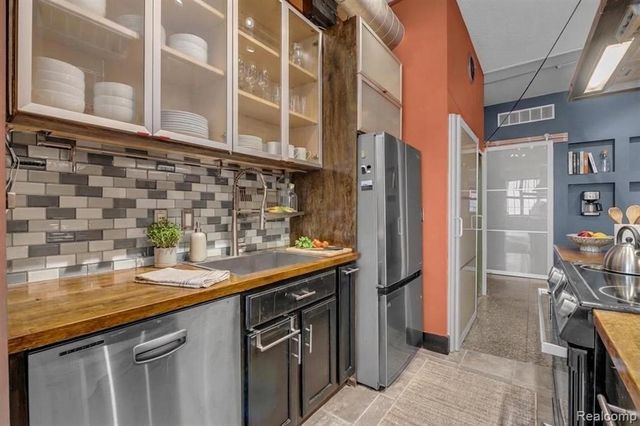 6533 E Jefferson Avenue 230T, Detroit, MI 48207