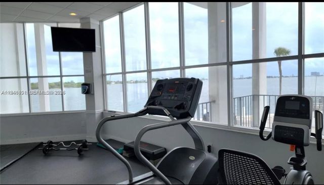 11930 N Bayshore Dr 406, North Miami, FL 33181