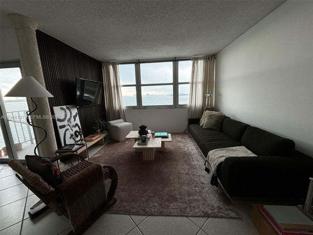 11930 N Bayshore Dr 406, North Miami, FL 33181