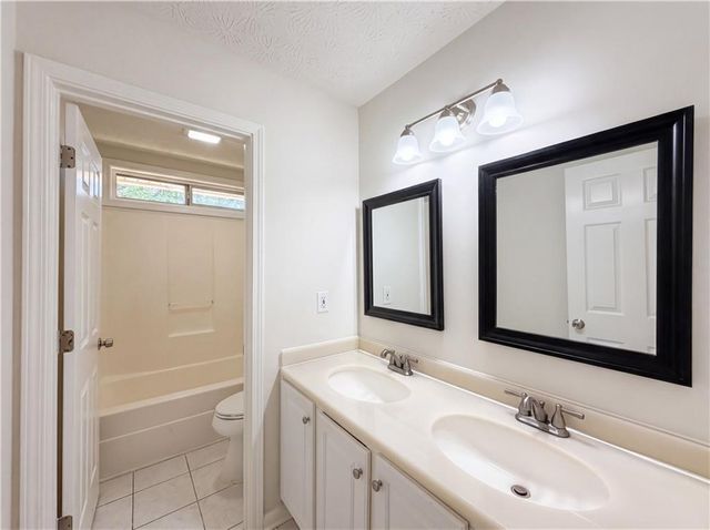 335 Hunters Glen, Fayetteville, GA 30215