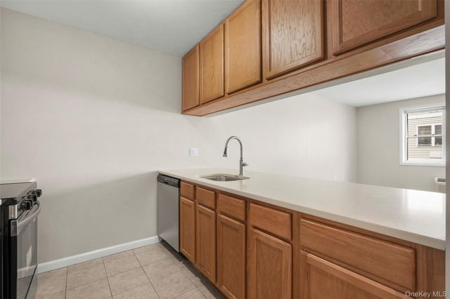 342 Westchester Avenue 25E, Port Chester, NY 10573