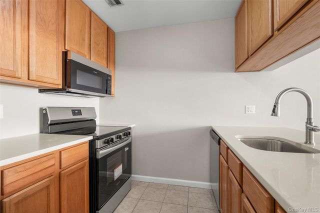 342 Westchester Avenue 25E, Port Chester, NY 10573