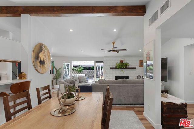 20756 Clarendon Street, Woodland Hills (los Angeles), CA 91367