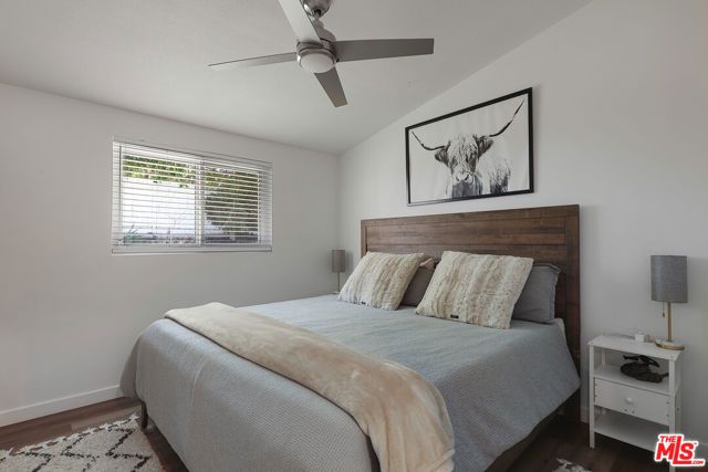 20756 Clarendon Street, Woodland Hills (los Angeles), CA 91367