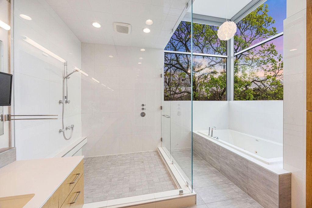 Image 35 of property listing at 4616 Oleander Street, Bellaire, TX 77401