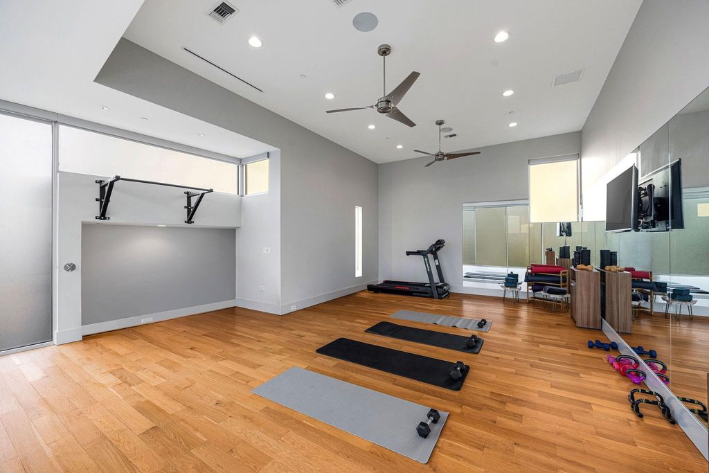 Image 49 of property listing at 4616 Oleander Street, Bellaire, TX 77401
