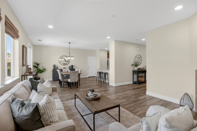 1243 Banyan Way, Lincoln, CA 95648