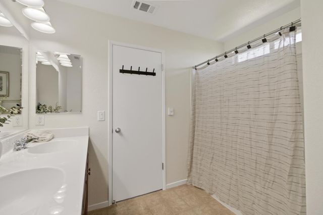 1243 Banyan Way, Lincoln, CA 95648