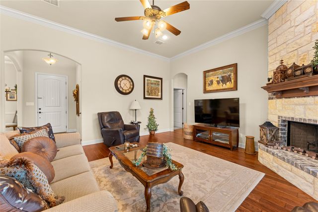 283 Briarleaf Circle, Hewitt, TX 76643