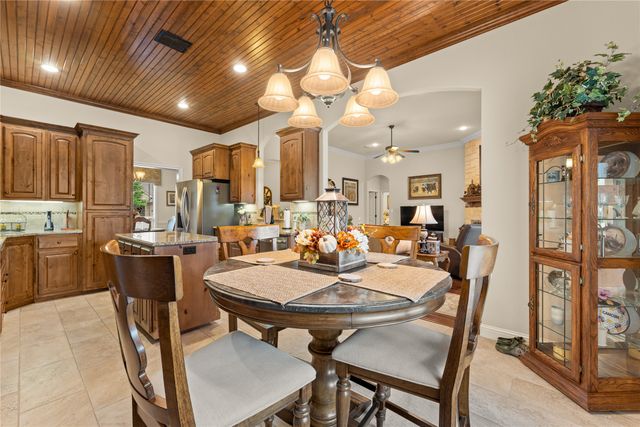 283 Briarleaf Circle, Hewitt, TX 76643